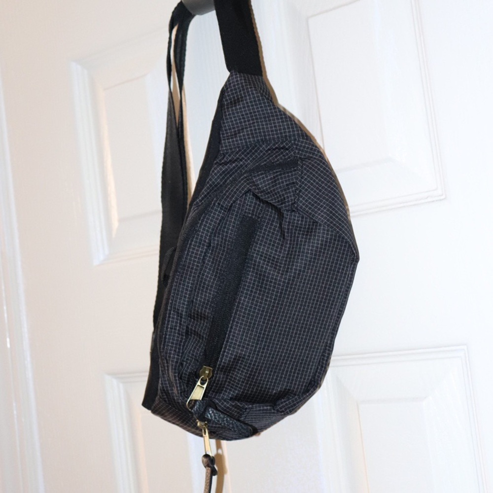 Asos grid pouch